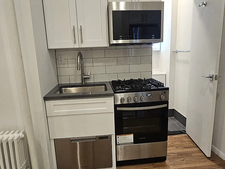 92 Grove St #14 — Photo 5