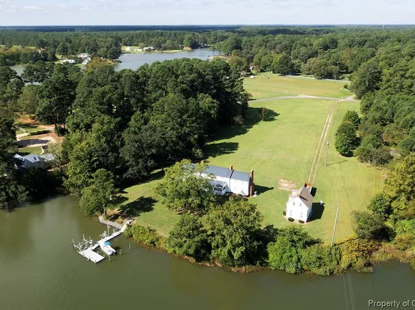 429 Johnson Point Rd, Hallieford, VA 23068