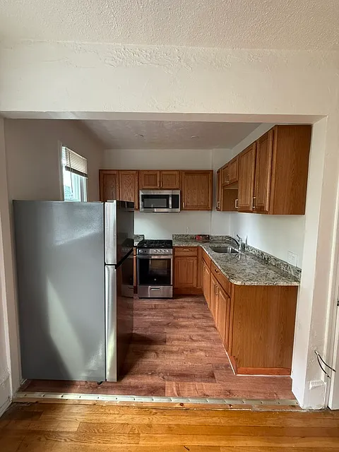 1 bed, 400 sqft, $2,000 — Photo 3