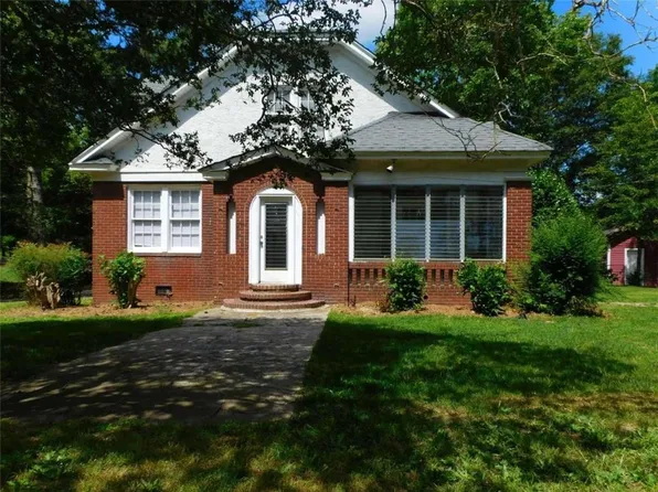 420 Ty Cobb St, Royston, GA 30662