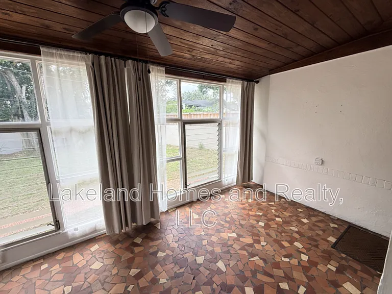 3115 Buckingham Ave — Photo 7