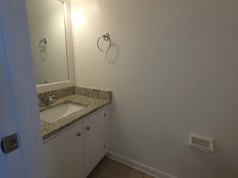 121 Garden Dr — Photo 4