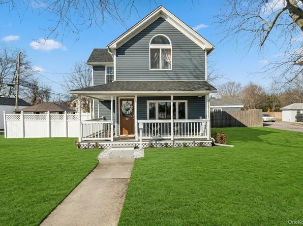 72 Waverly Avenue, Patchogue, NY 11772