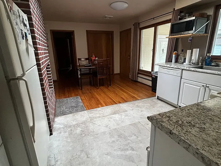 612 E Beaver Ave — Photo 6
