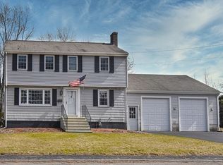 10 Puddingstone Ln, Bellingham, MA 02019