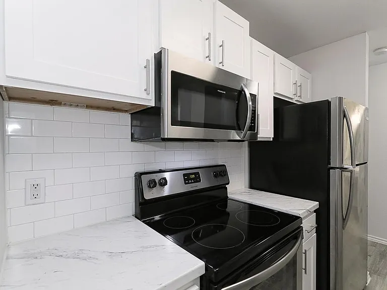 Brynwood Apartments — Photo 67