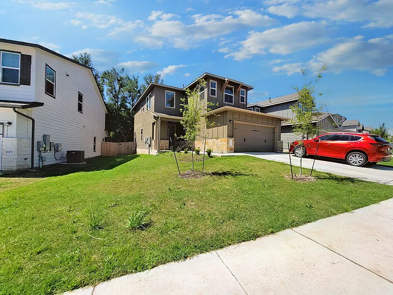 1111 Winnie Dr — Photo 2