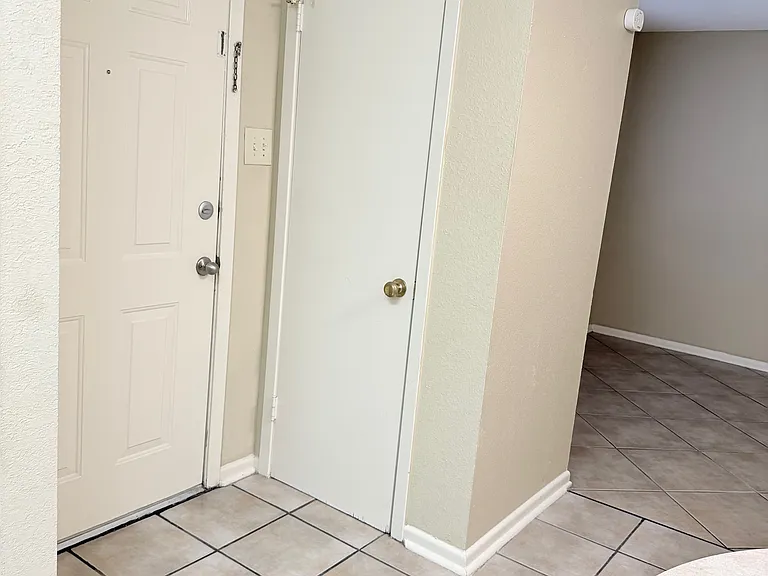 Ricks Apartments — Photo 22