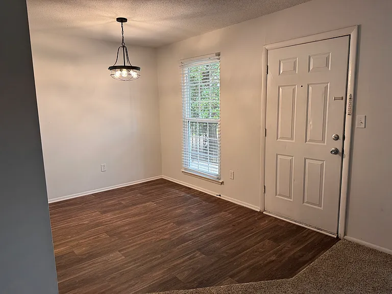 Carolina Crossing Apartments — Photo 8