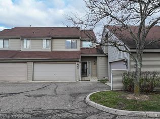 708 Preston Ct, Rochester, MI 48307