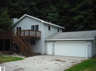 7332 Deadstream Rd, Honor, MI 49640