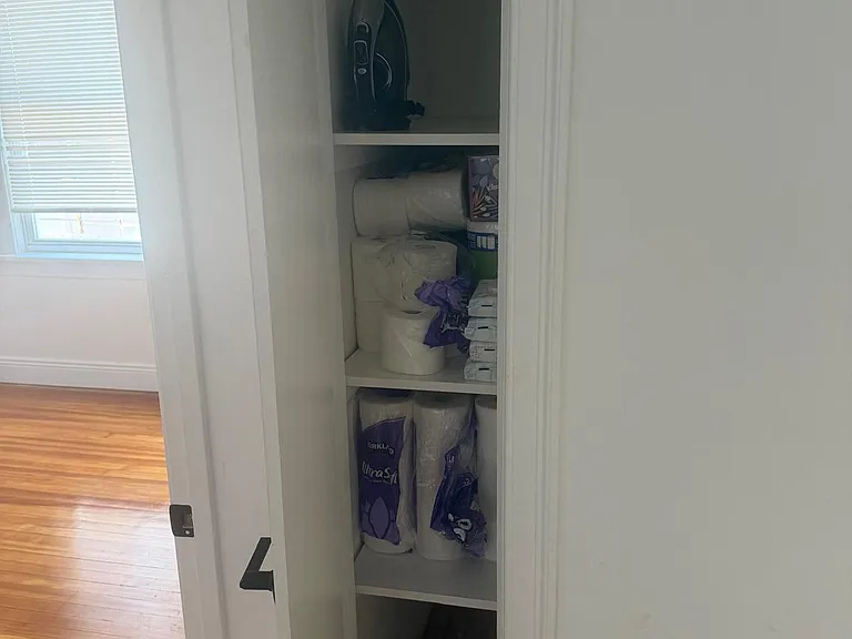 36 Courter Ave #1A — Photo 4