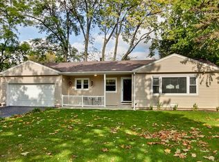 1744 E Algonquin Rd, Des Plaines, IL 60016