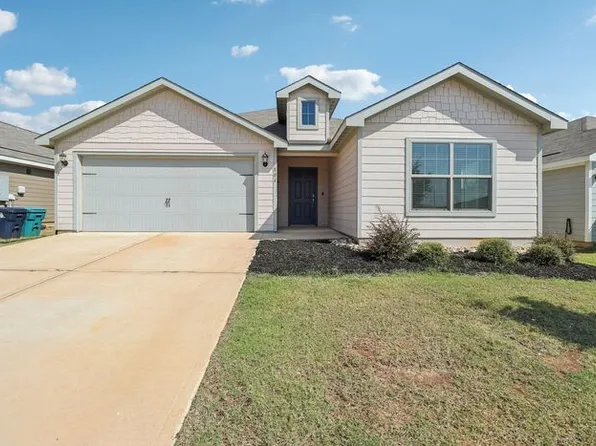 112 Crimson Cir, Denton, TX 76207