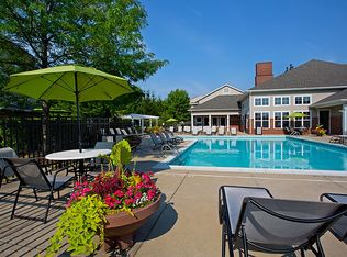 1519 Watkins Ln UNIT 104, Naperville, IL 60540