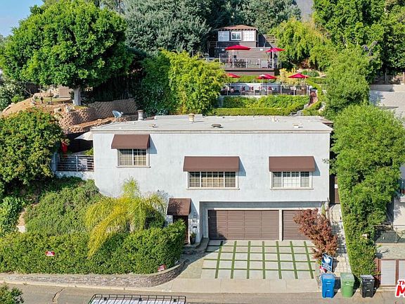 2nd image of 3200 Primera Ave