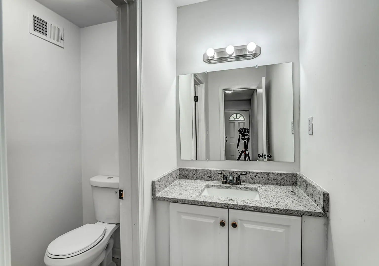 3240 Debby St — Photo 3