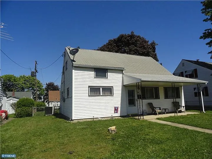 702 Hartman Ave photo 1