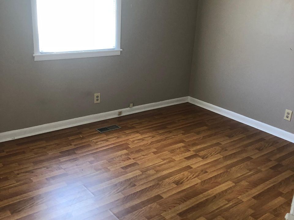 2nd image of 644 Huntington Ridge Dr #B