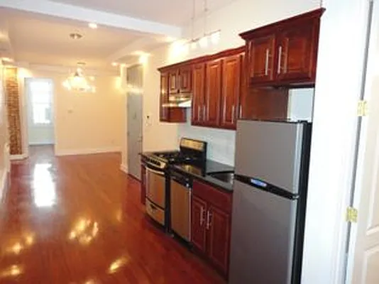 Rented by Elite NY Holdings | media 22