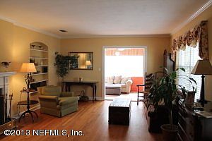 4th image of 4639 Iroquois Ave