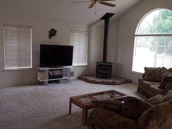 3rd image of 8234 Carmellia Ave
