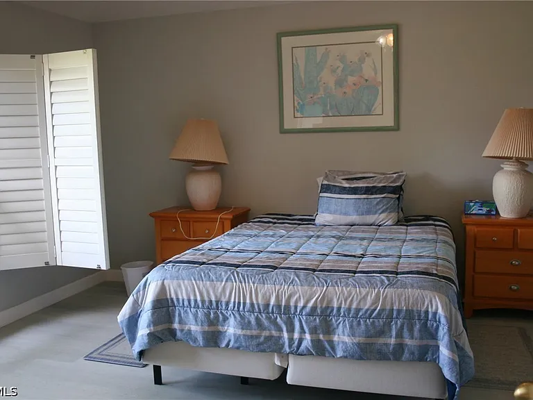 15472 Admiralty Cir #2 — Photo 21
