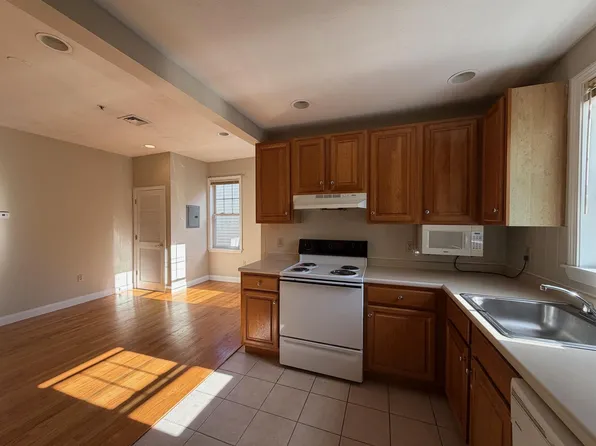 466 Green St, Cambridge, MA