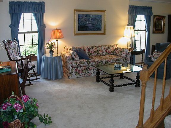 4th image of 701 N Brookdale Dr