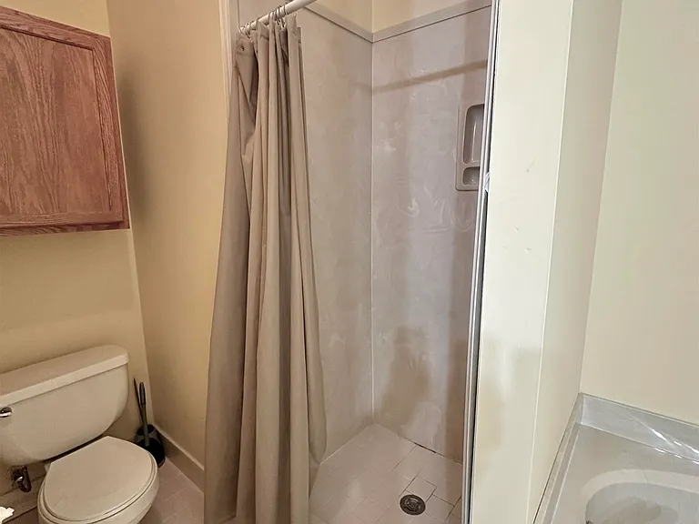 596 Ashley Glen Cir W — Photo 18