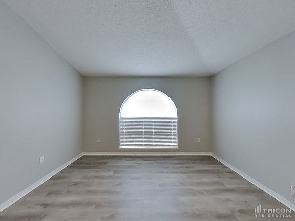 3rd image of 9474 Arbor Oak Ln