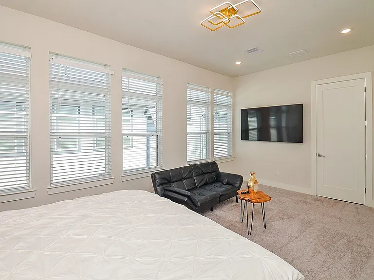 5811 Fairdale Ln #B — Photo 16