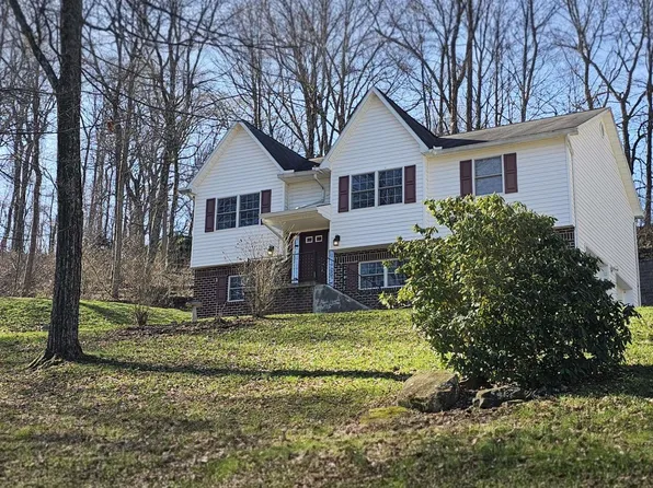 33 Rocky Top Ln, Morgantown, WV 26508