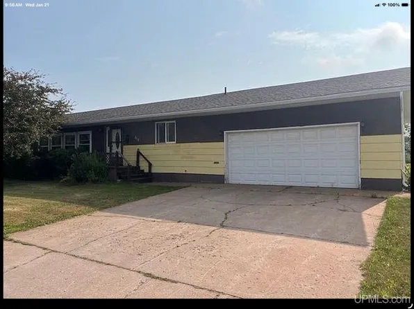 812 Burt St, Negaunee, MI 49866