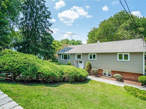 5th image of 2677 Broadview Dr