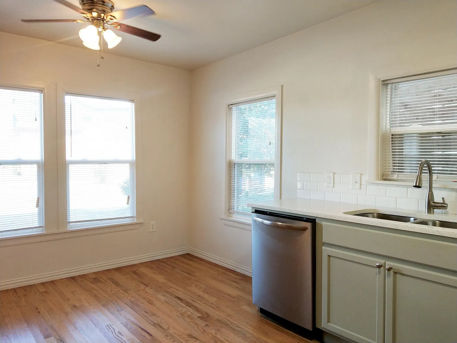1 bed, 1000 sqft, $1,995 — Photo 3