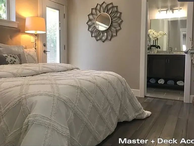 596 N Larch St — Photo 16