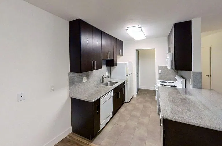 290 Lee Street — Photo 11