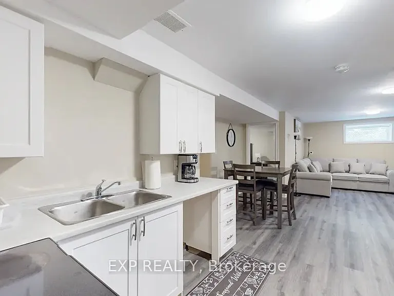 967 Wright Dr #LOWER — Photo 12