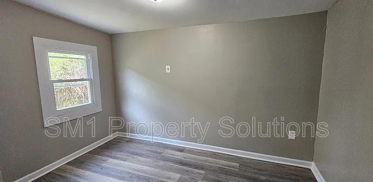534 Cranbrook St — Photo 4