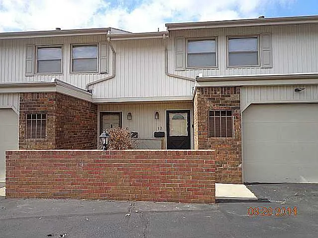 6818 Fenwyck Rd APT 13 photo 1