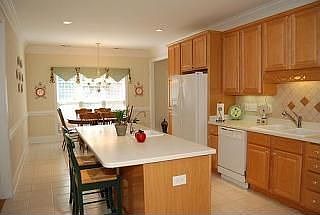 2nd image of 628 Kingston Way