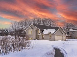1028 Brook Ct, Sauk Rapids, MN 56379