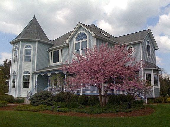 4 Spring Hunet - Front Right View