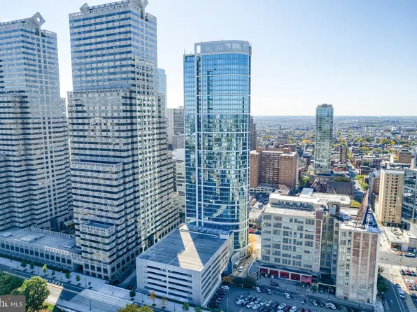 2101 Market St Unit 2301, Philadelphia, PA 19103