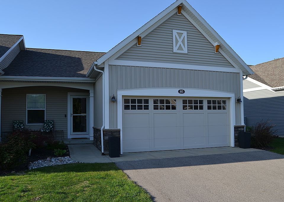 1st image of 865 S Center Park Dr SW