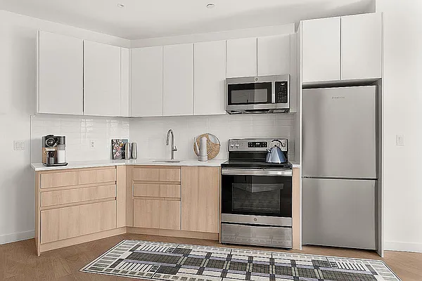 Rented by Bohemia Realty Group | media 2