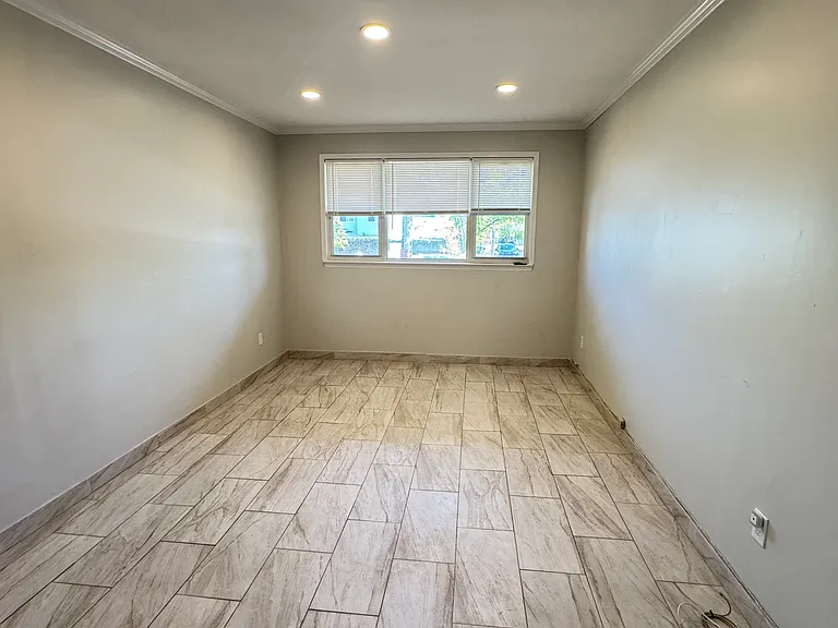 300 Jefferson Ave #1 — Photo 13