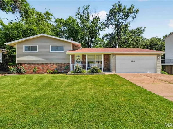 10915 Ridge Forest Dr, Saint Louis, MO 63123
