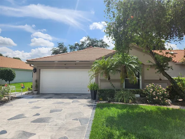 9883 Harbour Lake Circle, Boynton Beach, FL 33437
